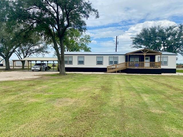 629 7th St in Van Vleck, TX - Building Photo