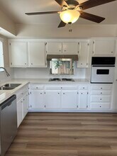 678 Ferrara Way, Unit A in Santa Barbara, CA - Foto de edificio - Building Photo
