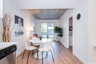 540 Boul. de Maisonneuve E in Montréal, QC - Building Photo - Building Photo