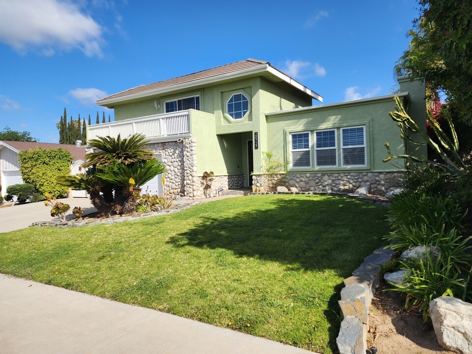 20727 Tribune St in Chatsworth, CA - Building Photo