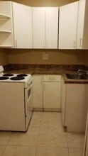 9725 SW 85th St, Unit Unit2 in Miami, FL - Building Photo - Building Photo