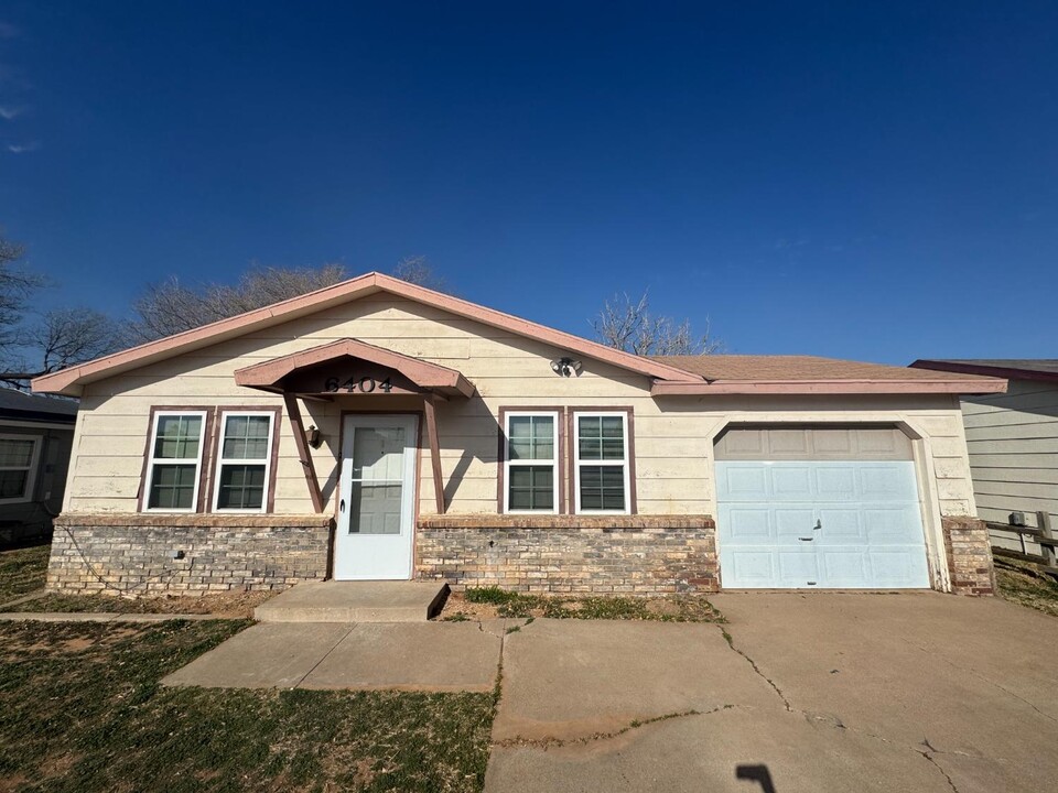 6404 23rd St in Lubbock, TX - Building Photo