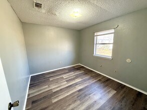 8 W Cumberland in Tishomingo, OK - Building Photo - Building Photo