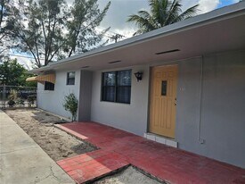 1371 NE 144th St in Miami, FL - Building Photo
