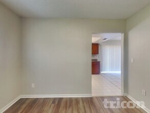 3206 Shady Glen Cir in Tampa, FL - Foto de edificio - Building Photo