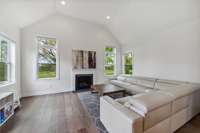 2103 Summit Dr in Royersford, PA - Building Photo - Building Photo