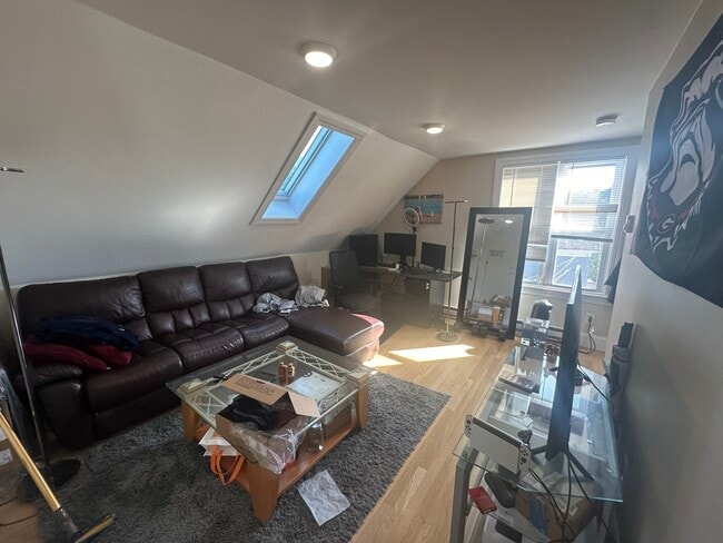 343 Beacon St, Unit 3