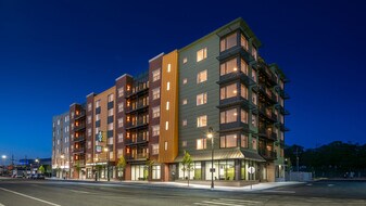 Red Oak at 409 Elm Street Apartments