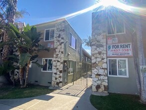 1146 in Long Beach, CA - Building Photo - Interior Photo