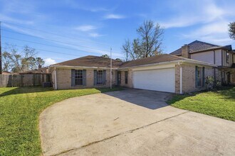 6807 Falling Waters Dr in Spring, TX - Building Photo - Building Photo