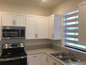 11088 W 33rd Way in Hialeah, FL - Building Photo - Building Photo
