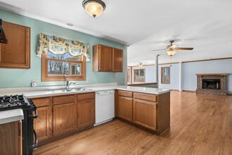 5573 Barnwood Dr in Gurnee, IL - Building Photo - Building Photo