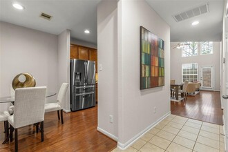 1222 Glenwood Canyon Ln in Houston, TX - Foto de edificio - Building Photo