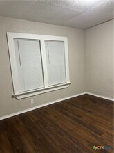 2320 Woodland Dr in Seguin, TX - Building Photo - Building Photo