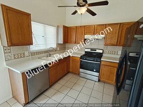 1602 W Denning Ct in Tucson, AZ - Building Photo - Building Photo