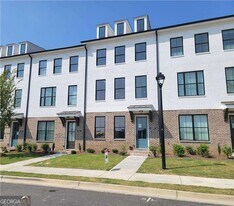 4806 Larkin Pass in Buford, GA - Building Photo