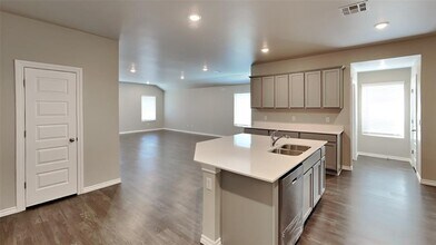 10232 NW 28th Terrace in Yukon, OK - Building Photo - Building Photo