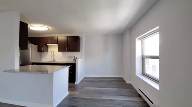 61 W Chestnut St in Chicago, IL - Building Photo - Building Photo