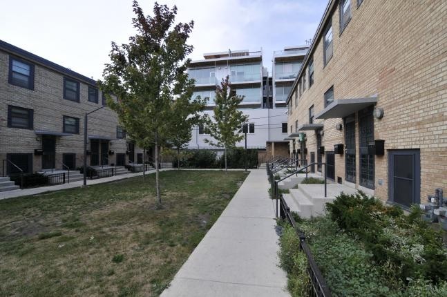 Cabrini Rowhouses in Chicago, IL - Foto de edificio