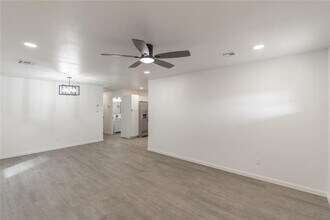 537 Parkhill Cir in Newcastle, OK - Building Photo - Building Photo