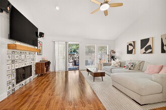 1422 Chardonnay Dr in Houston, TX - Building Photo - Building Photo