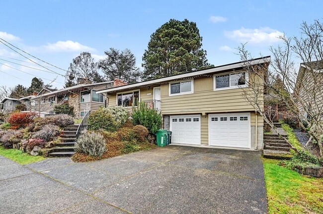 7028 39th Ave NE in Seattle, WA - Building Photo - Building Photo