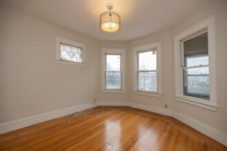 339 Allston St, Unit 2 in Cambridge, MA - Building Photo - Building Photo