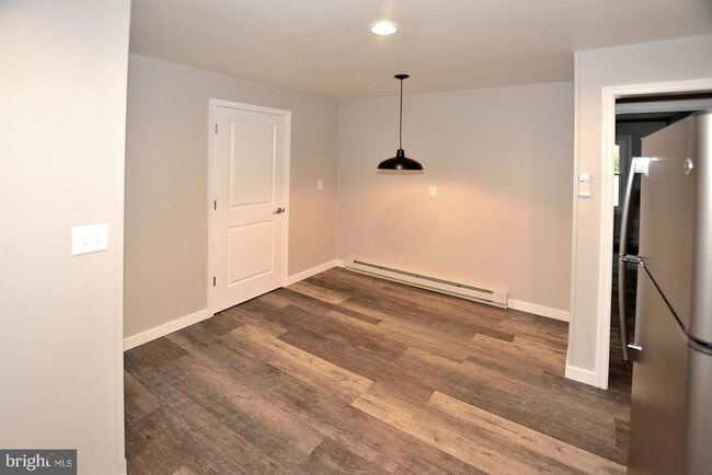 property at 229 N Kent St