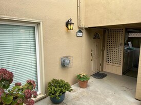 419 Tyndall St in Los Altos, CA - Building Photo