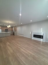 6853 W Belmont Ave, Unit 1R in Chicago, IL - Building Photo - Building Photo