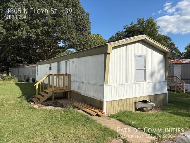 property at 1305 N Floyd St