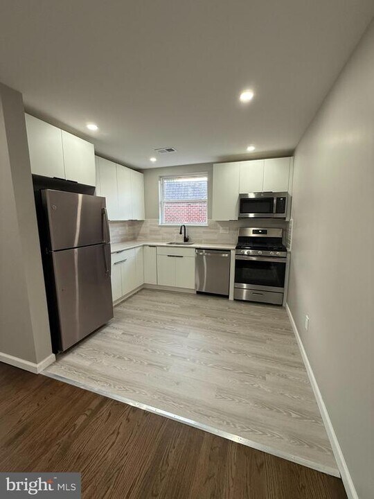 1635 Borbeck Ave in Philadelphia, PA - Building Photo
