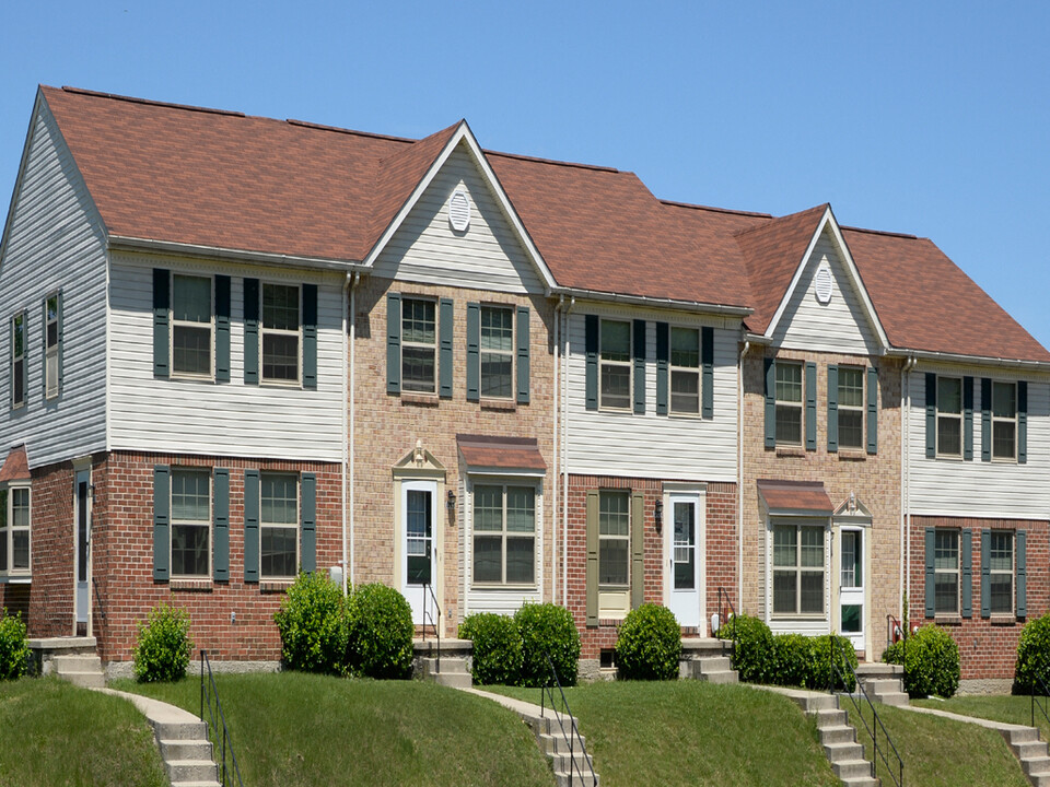 Walnut Grove Townhomes* in Essex, MD - Foto de edificio