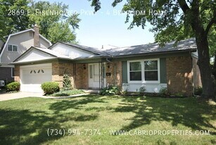 2869 E Eisenhower Pkwy in Ann Arbor, MI - Building Photo