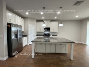 6524 Salt Creek Ave in Apollo Beach, FL - Foto de edificio - Building Photo