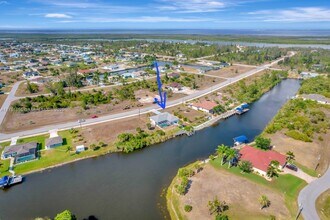 15073 Ingraham Blvd in Port Charlotte, FL - Foto de edificio - Building Photo