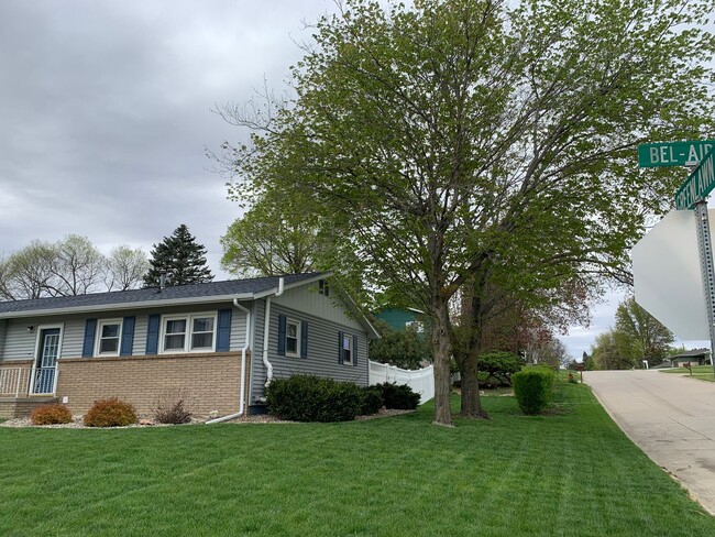 1600 Bel Air Rd in Norfolk, NE - Foto de edificio - Building Photo
