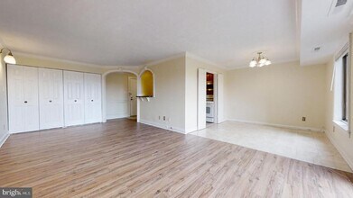 3100 S Manchester St in Falls Church, VA - Foto de edificio - Building Photo