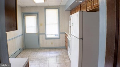 1734 W Norwegian St in Pottsville, PA - Building Photo - Building Photo
