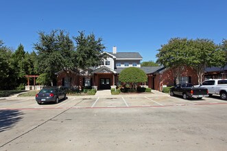 Centerville Pointe Apartments in Garland, TX - Building Photo - Building Photo