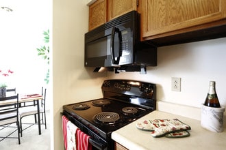 Hunters Chase in Miamisburg, OH - Building Photo - Interior Photo