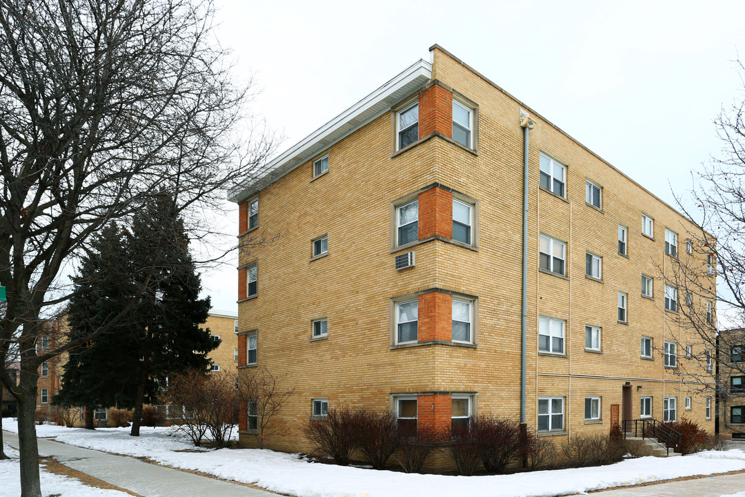 7423-37 N Ridge Rd in Chicago, IL - Building Photo