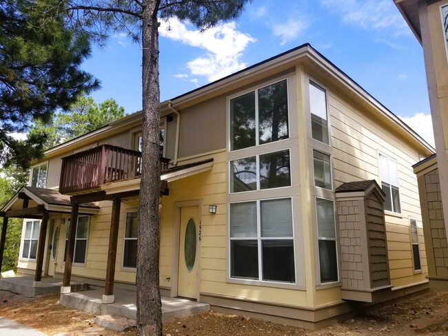 property at 1526 E Gavin Ln