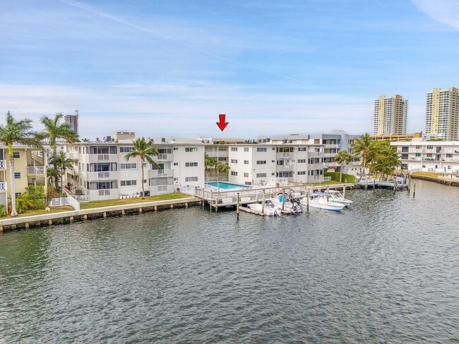 property at 462 Golden Isles Dr
