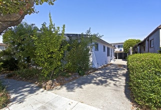 1108 1108A, 1110, 1110A Capuch Ave in Burlingame, CA - Building Photo - Building Photo