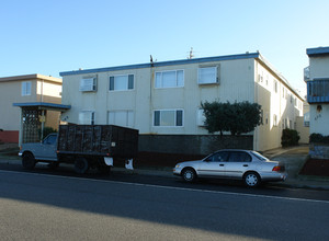 465 Esplanade Ave in Pacifica, CA - Building Photo - Building Photo