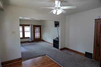 824 Lebanon St in Aurora, IL - Building Photo - Building Photo