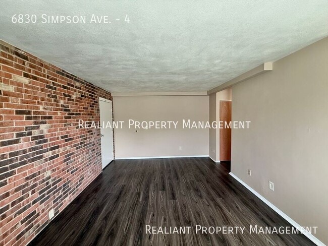 6830 Simpson Ave in North College Hill, OH - Building Photo - Building Photo