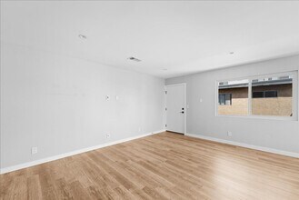 941 Normandie Ave in Los Angeles, CA - Building Photo - Building Photo
