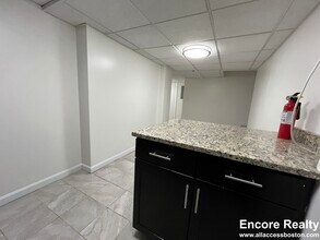 62 Boylston St, Unit M20 in Boston, MA - Building Photo - Building Photo